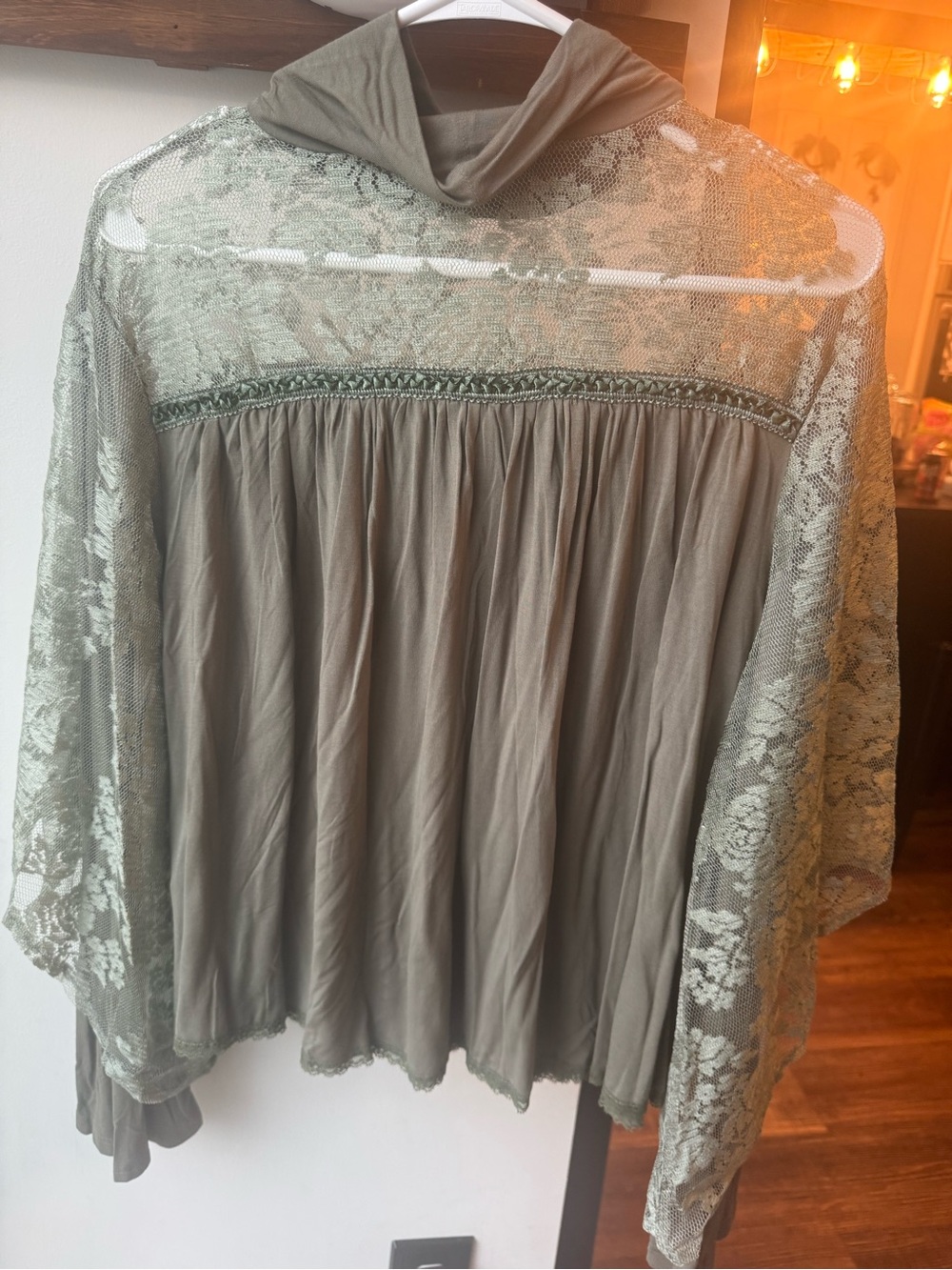 Olive green Lace-Accent Women’s Top - Lightweight Long Sleeve POL medium NWT